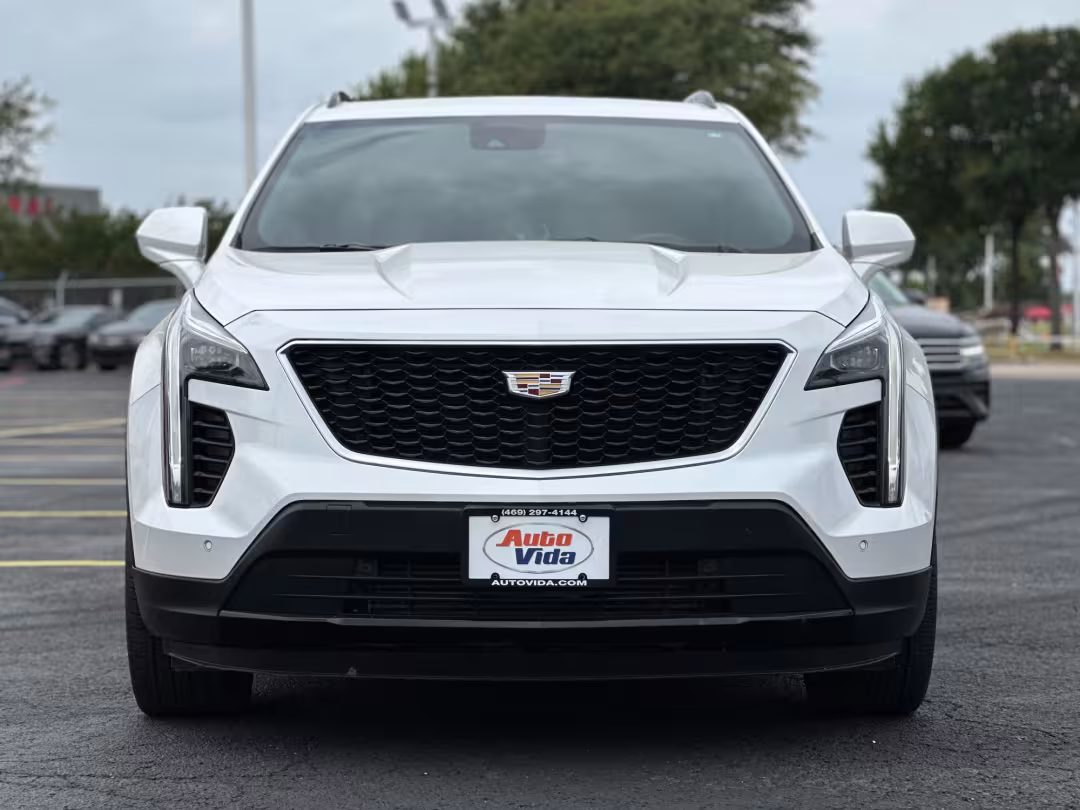 2020 Cadillac XT4 - 1GYFZER40LF054171 - Image #2