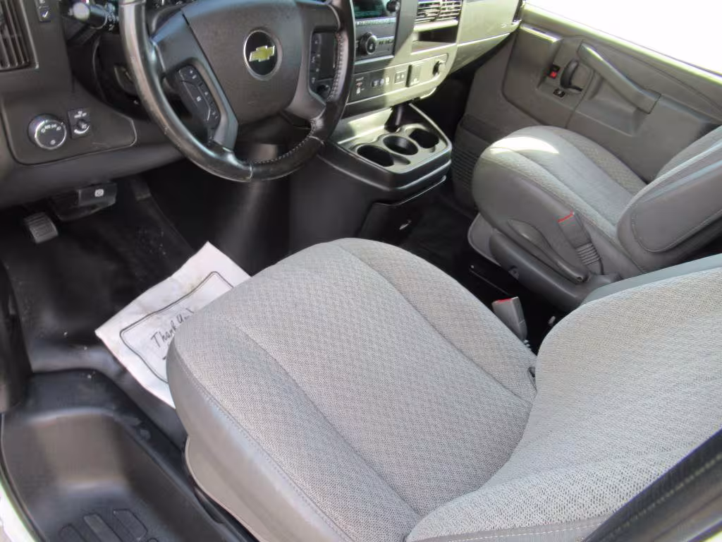 2020 Chevrolet Express - 1GCWGAFGXL1252952 - Image #14