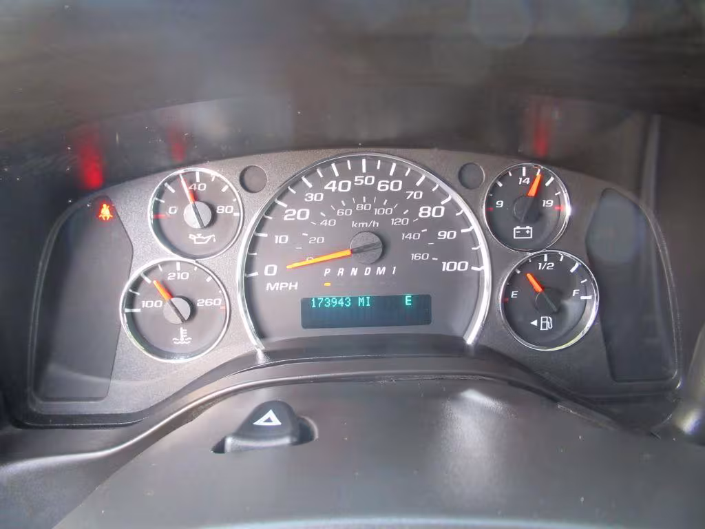 2020 Chevrolet Express - 1GCWGAFGXL1252952 - Image #20