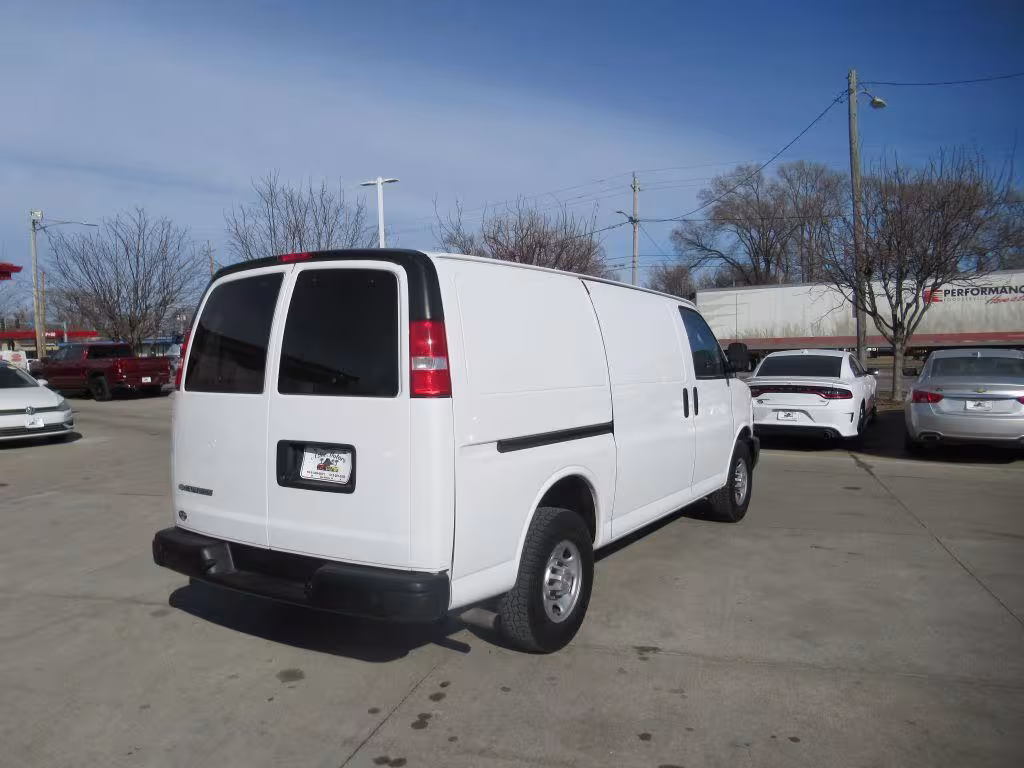 2020 Chevrolet Express - 1GCWGAFGXL1252952 - Image #4