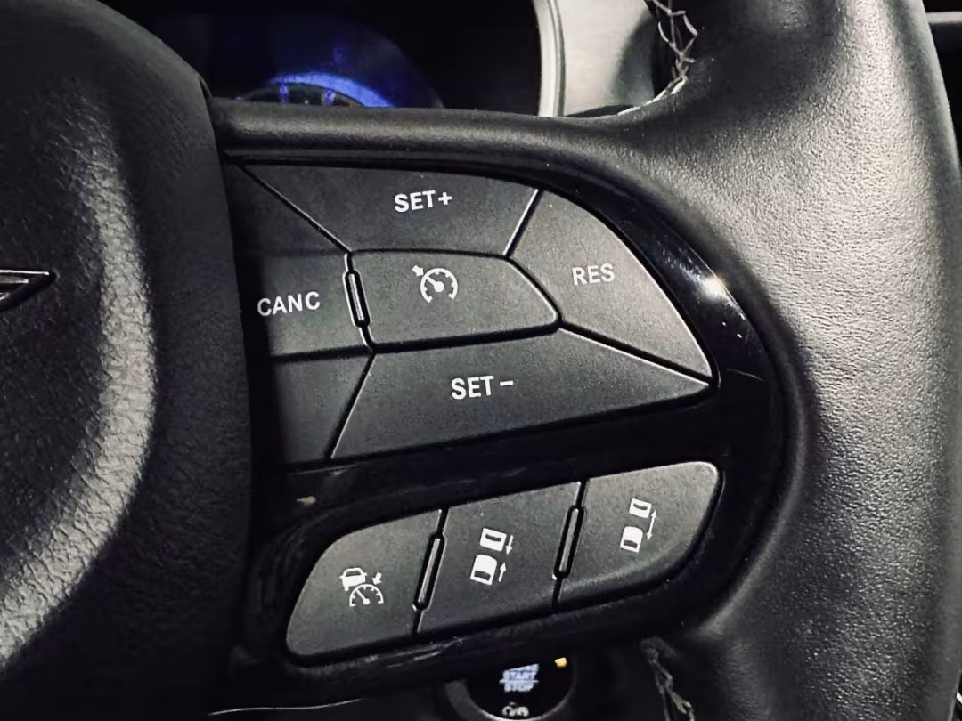 2020 Chrysler Pacifica - 2C4RC3BG3LR290755 - Image #18