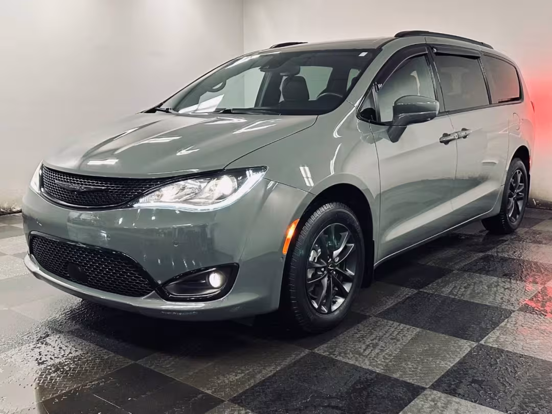 2020 Chrysler Pacifica - 2C4RC3BG3LR290755 - Image #4