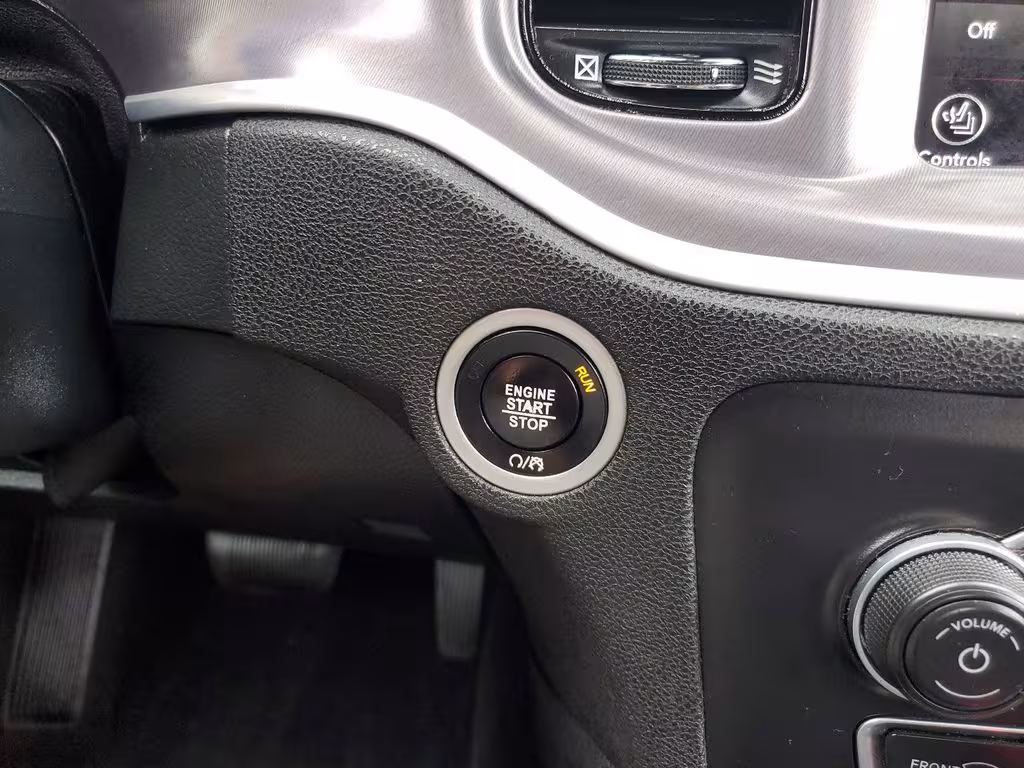 2020 Dodge Charger - 2C3CDXJG7LH145580 - Image #18