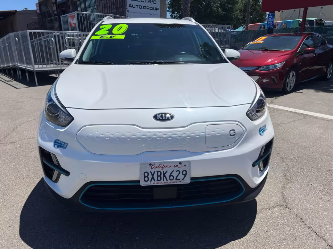 2020 Kia Niro EV - KNDCE3LG8L5071575 - Image #1