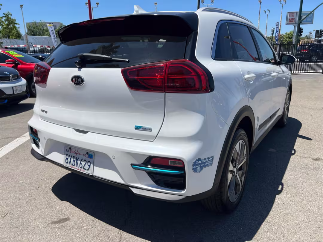 2020 Kia Niro EV - KNDCE3LG8L5071575 - Image #11