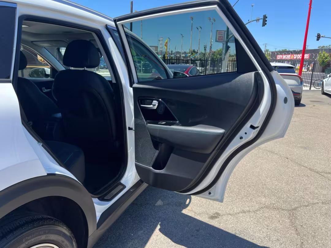 2020 Kia Niro EV - KNDCE3LG8L5071575 - Image #21
