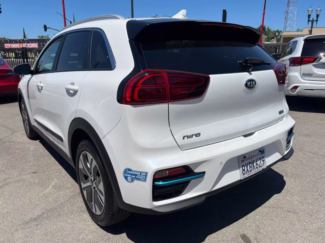 2020 Kia Niro EV - KNDCE3LG8L5071575 - Image #9