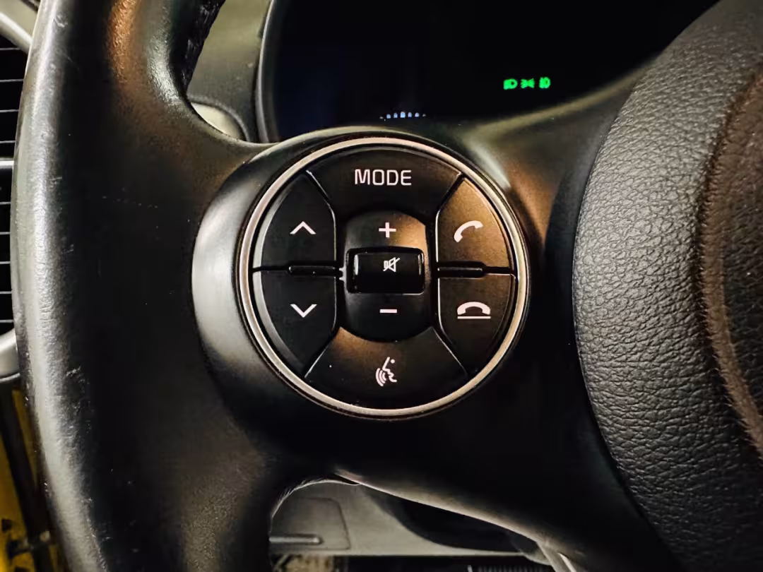 2020 Kia Soul - KNDJ23AU8L7047693 - Image #17
