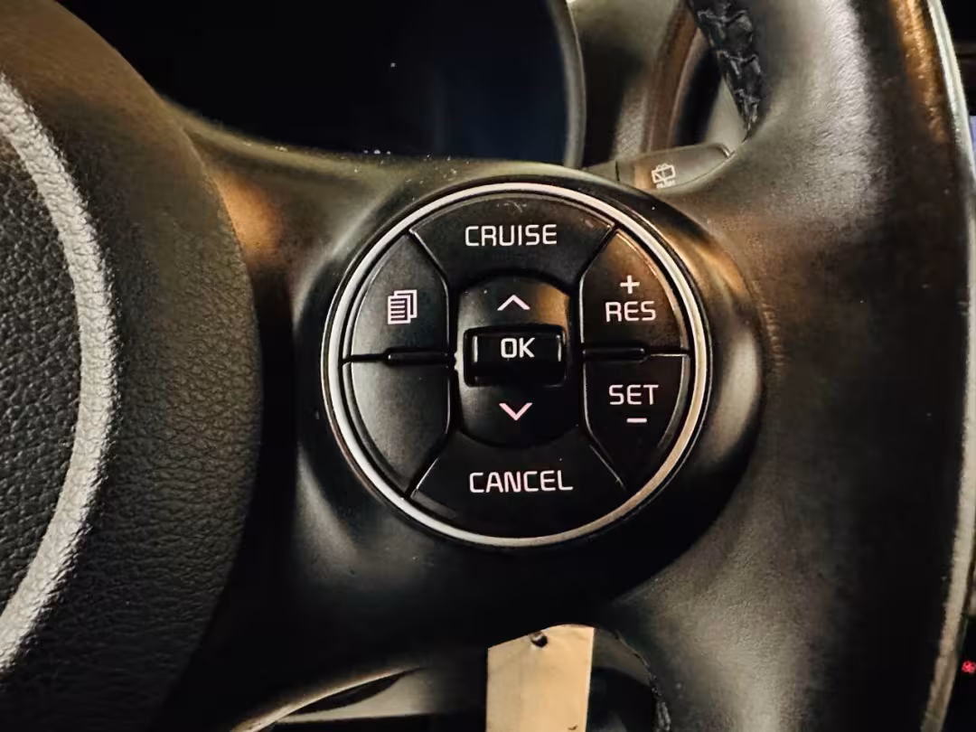 2020 Kia Soul - KNDJ23AU8L7047693 - Image #19