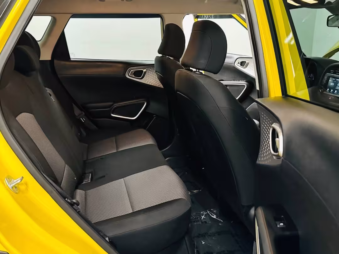 2020 Kia Soul - KNDJ23AU8L7047693 - Image #26