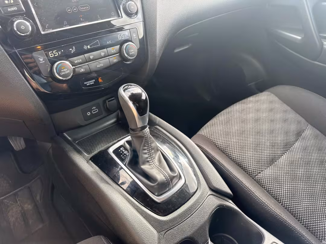 2020 Nissan Rogue Sport - JN1BJ1CV7LW550609 - Image #31