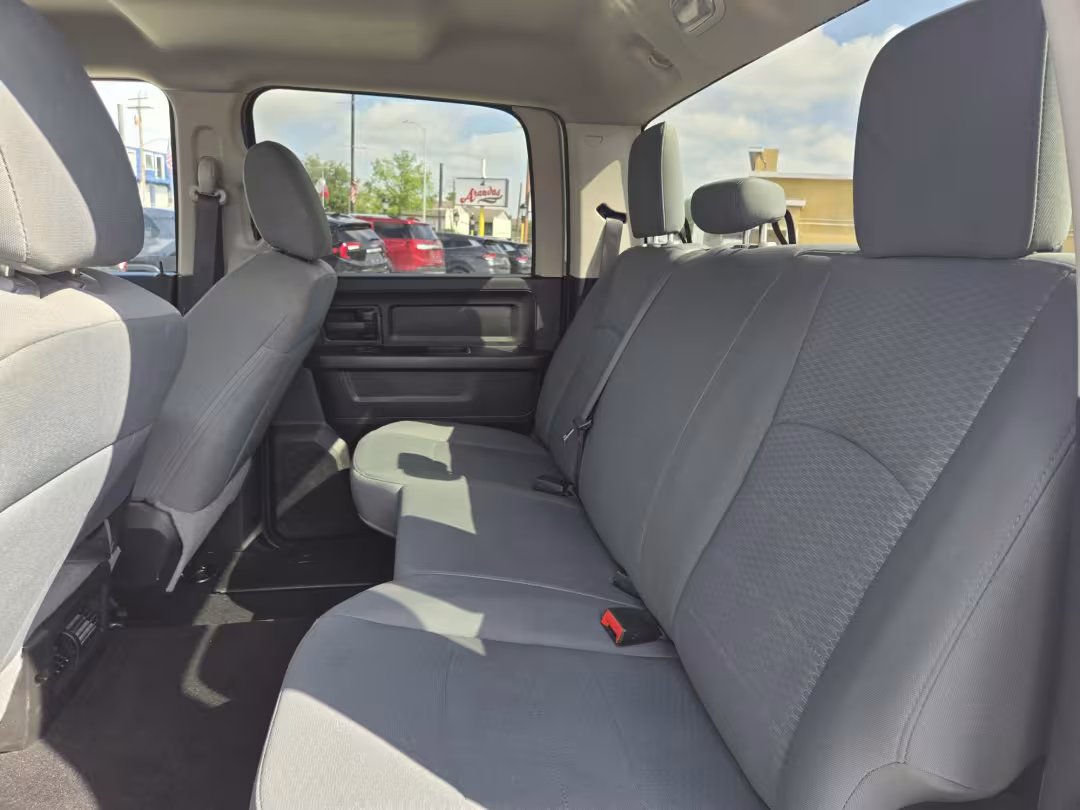 2020 Ram 1500 Classic - 3C6RR7KG5LG131772 - Image #10