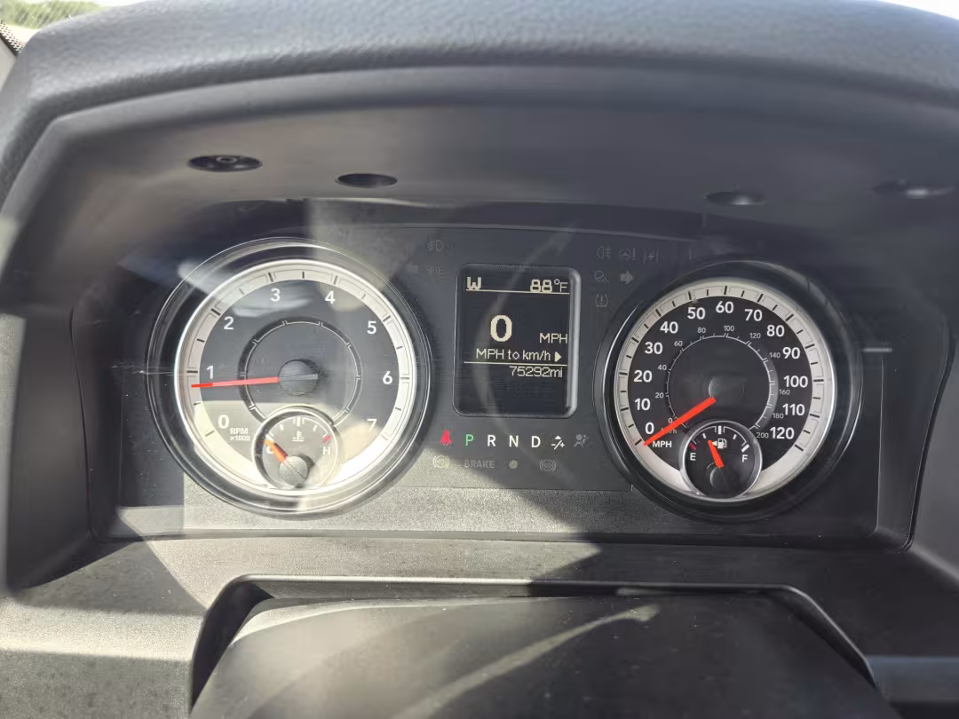 2020 Ram 1500 Classic - 3C6RR7KG5LG131772 - Image #17