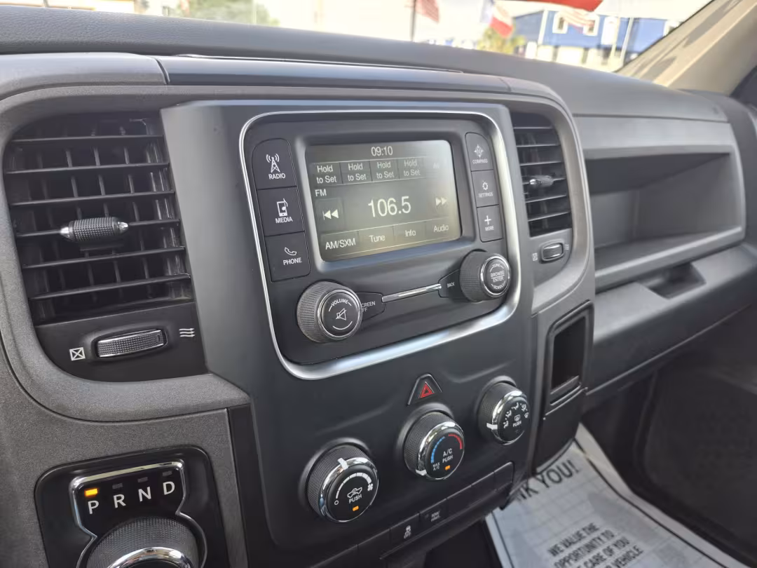 2020 Ram 1500 Classic - 3C6RR7KG5LG131772 - Image #18