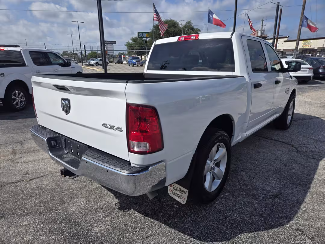 2020 Ram 1500 Classic - 3C6RR7KG5LG131772 - Image #4