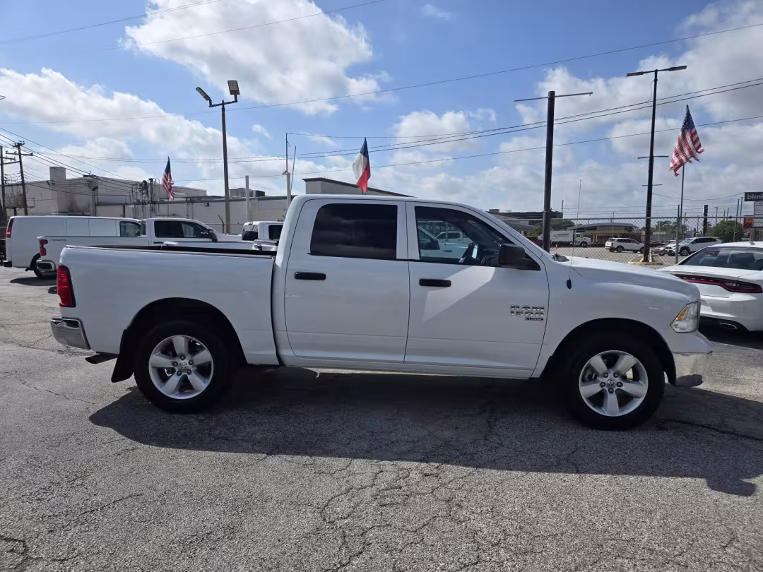 2020 Ram 1500 Classic - 3C6RR7KG5LG131772 - Image #5