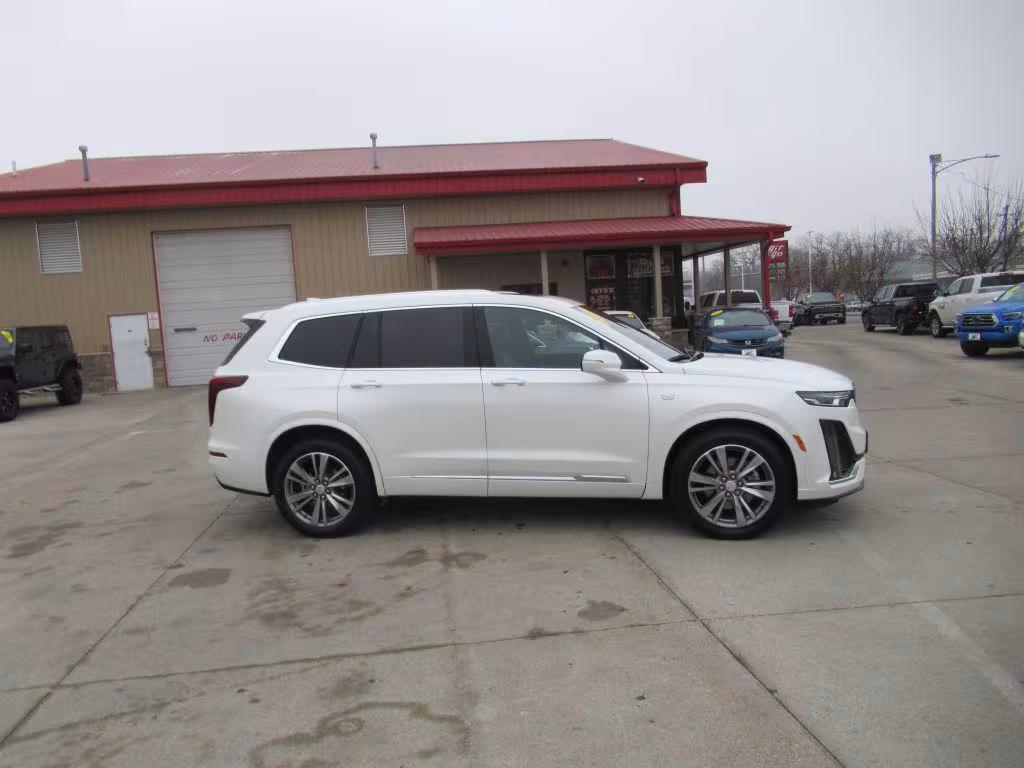 2021 Cadillac XT6 - 1GYKPCRS5MZ116896 - Image #3