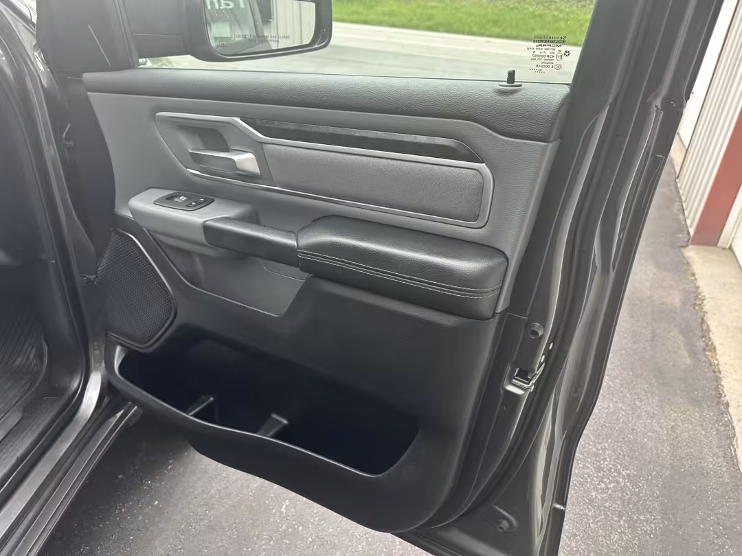 2021 Ram 1500 - 1C6SRFBT0MN512625 - Image #16