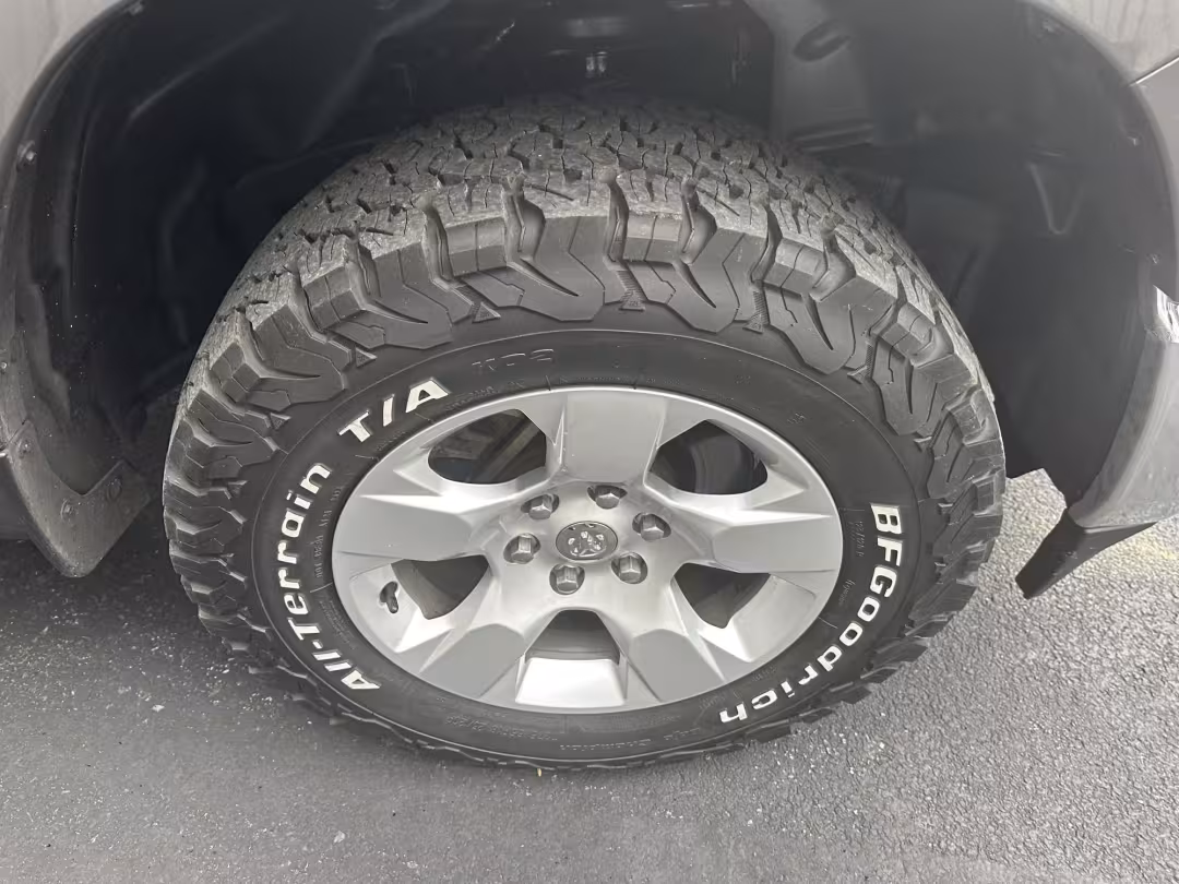 2021 Ram 1500 - 1C6SRFBT0MN512625 - Image #17