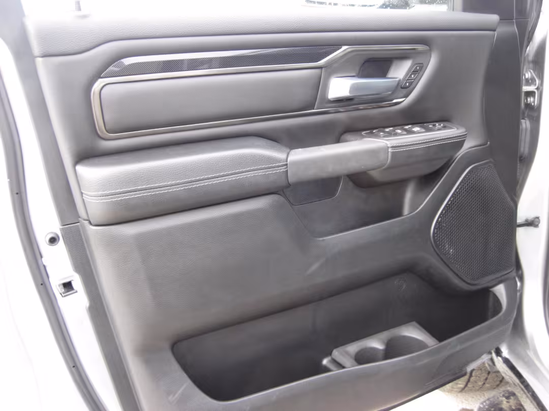 2021 Ram 1500 - 1C6SRFLT9MN588570 - Image #10