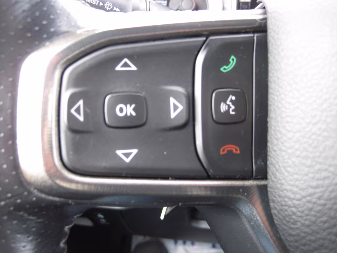 2021 Ram 1500 - 1C6SRFLT9MN588570 - Image #17