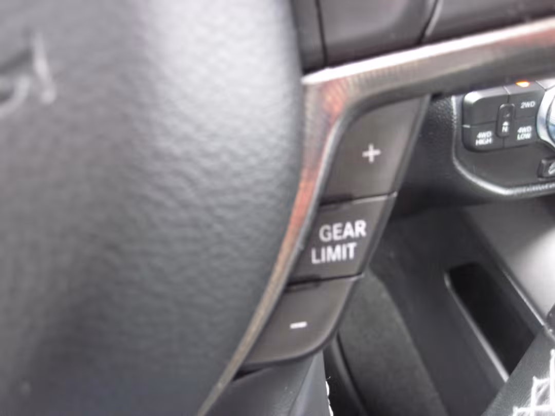 2021 Ram 1500 - 1C6SRFLT9MN588570 - Image #19