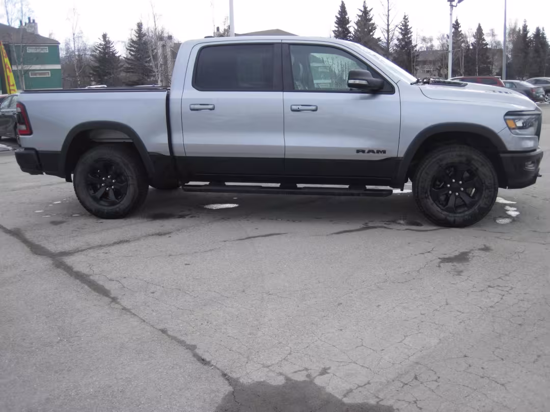 2021 Ram 1500 - 1C6SRFLT9MN588570 - Image #2