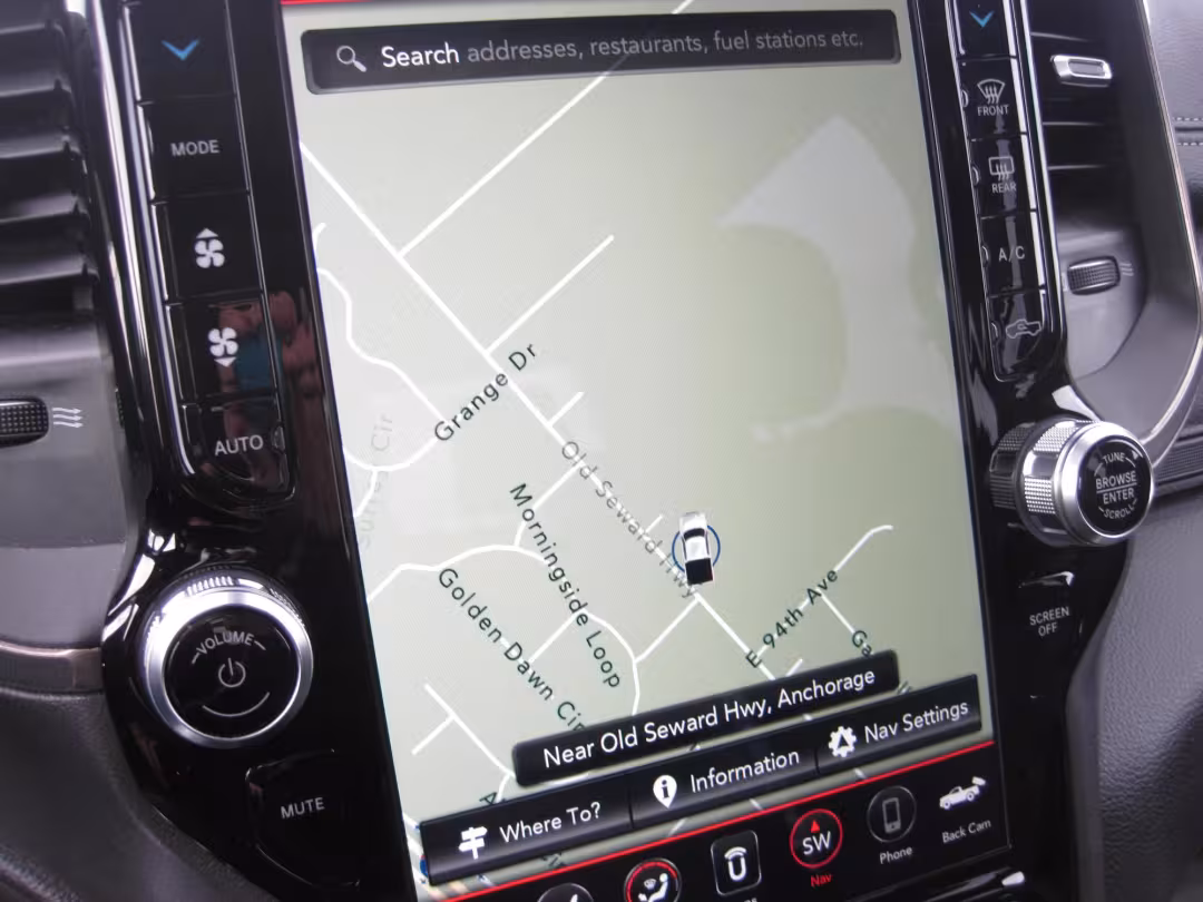 2021 Ram 1500 - 1C6SRFLT9MN588570 - Image #22