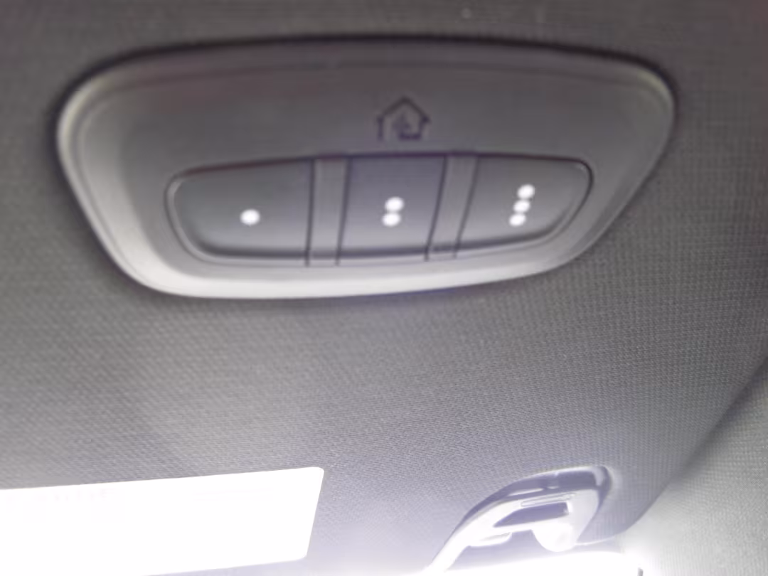 2021 Ram 1500 - 1C6SRFLT9MN588570 - Image #24