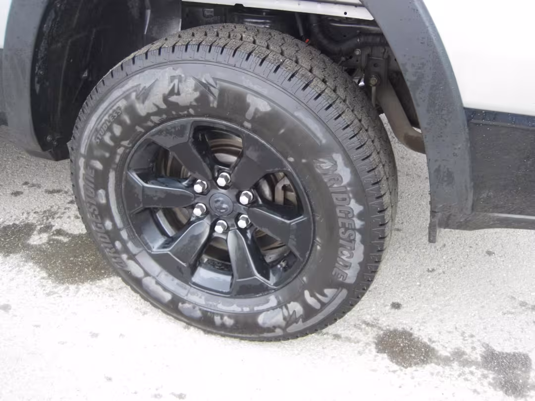 2021 Ram 1500 - 1C6SRFLT9MN588570 - Image #6