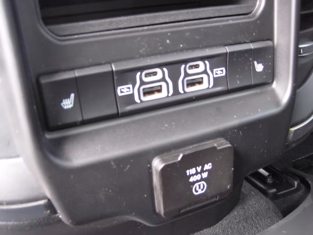 2021 Ram 1500 - 1C6SRFLT9MN588570 - Image #9