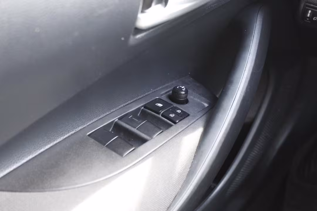 2021 Toyota Corolla - JTDEAMDE4MJ028206 - Image #21