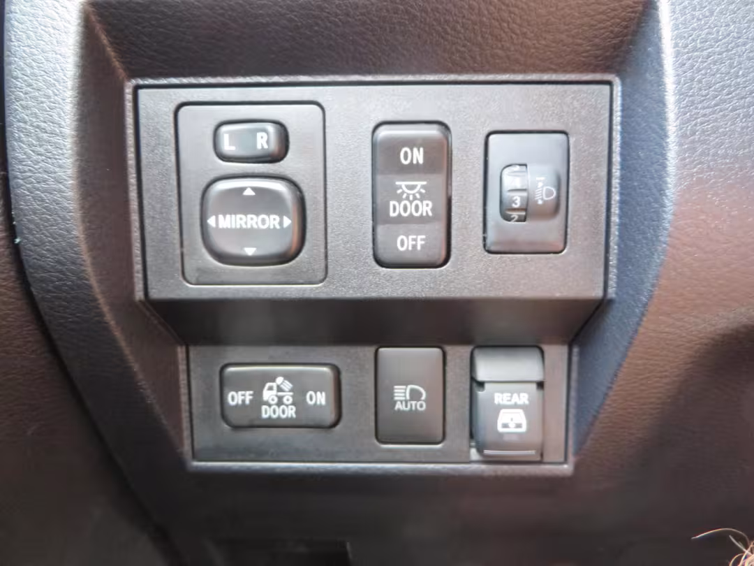2021 Toyota Tundra - 5TFHY5F15MX021285 - Image #38