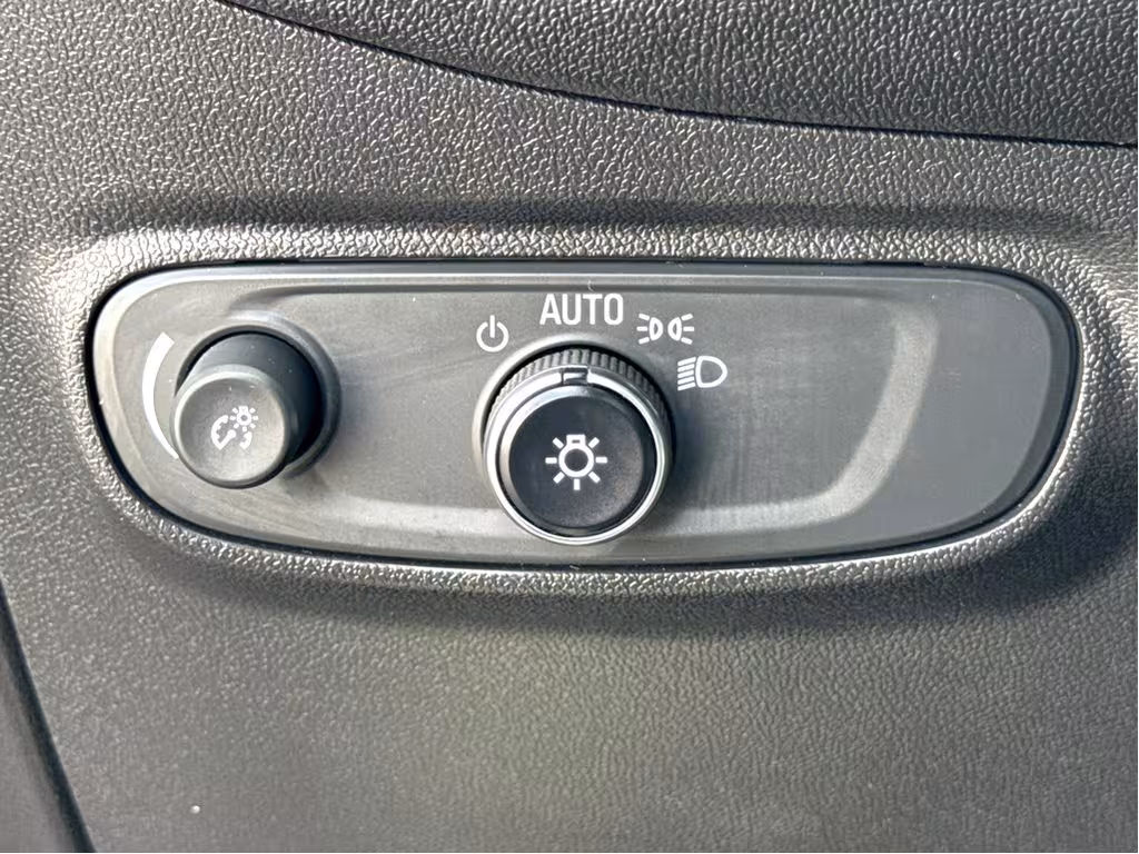 2022 Chevrolet Equinox - 3GNAXKEV8NL297388 - Image #21