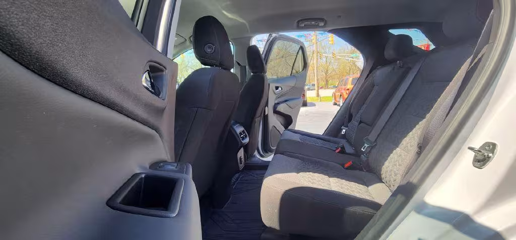 2022 Chevrolet Equinox - 3GNAXUEV6NL298695 - Image #5