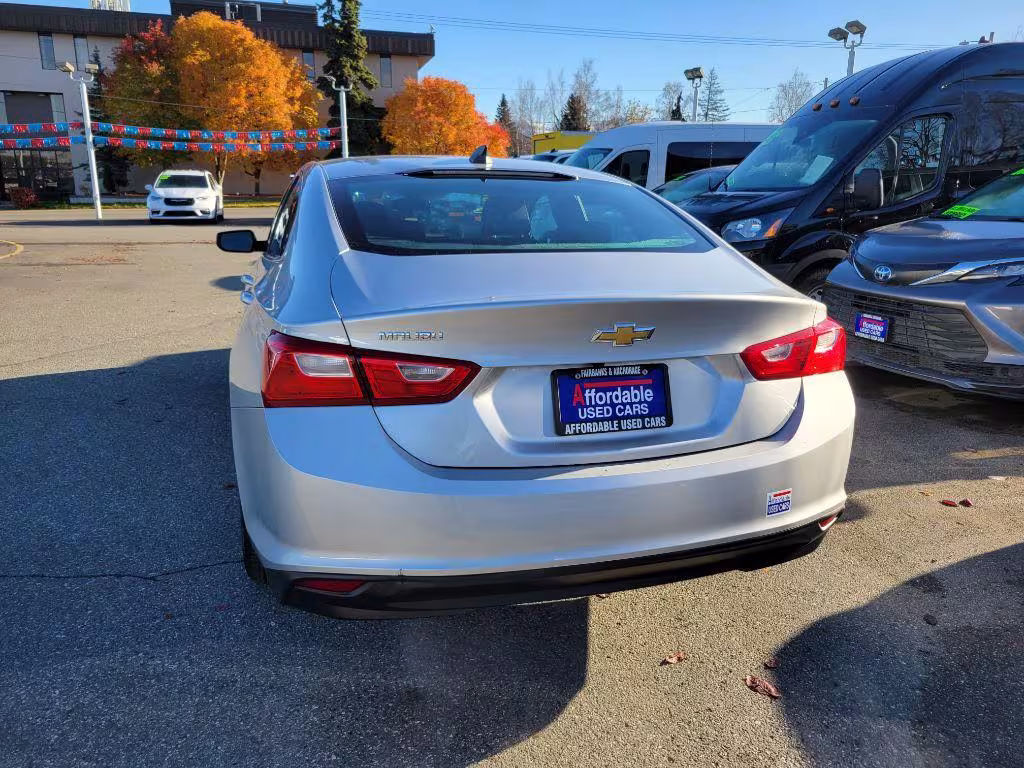 2022 Chevrolet Malibu - 1G1ZB5ST4NF147683 - Image #2