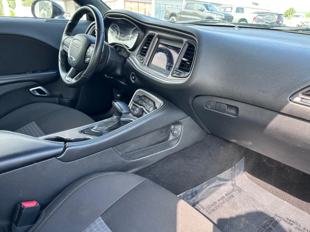 2022 Dodge Challenger - 2C3CDZJG8NH233259 - Image #10