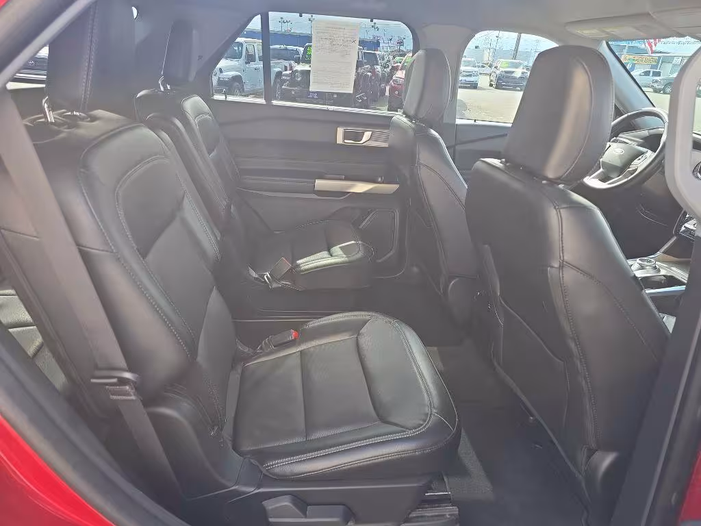 2022 Ford Explorer - 1FMSK8FH0NGB18252 - Image #2