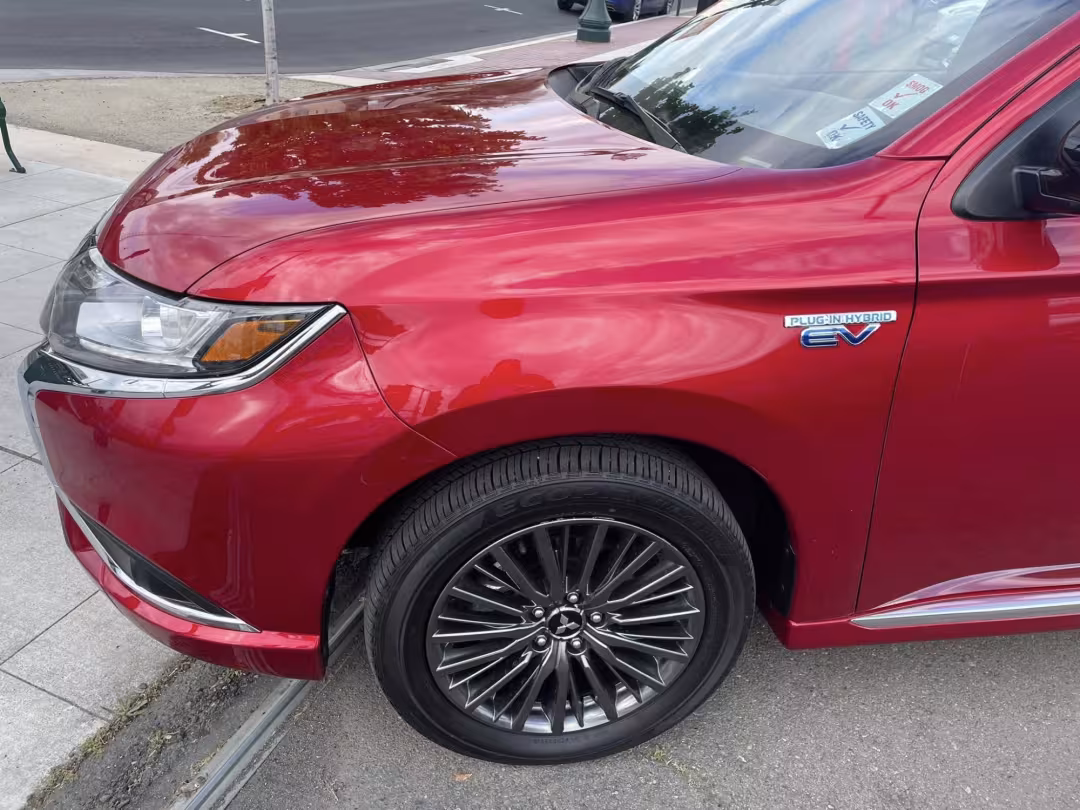 2022 Mitsubishi Outlander PHEV - JA4J2VA76NZ050258 - Image #4