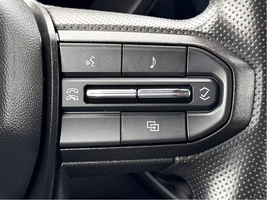 2023 Chevrolet Colorado - 1GCPTEEK3P1219195 - Image #11