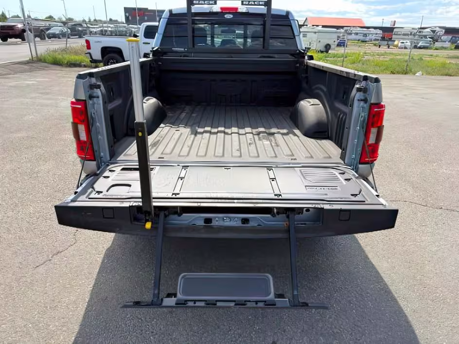 2023 Ford F-150 - 1FTFW1E88PFB06863 - Image #31