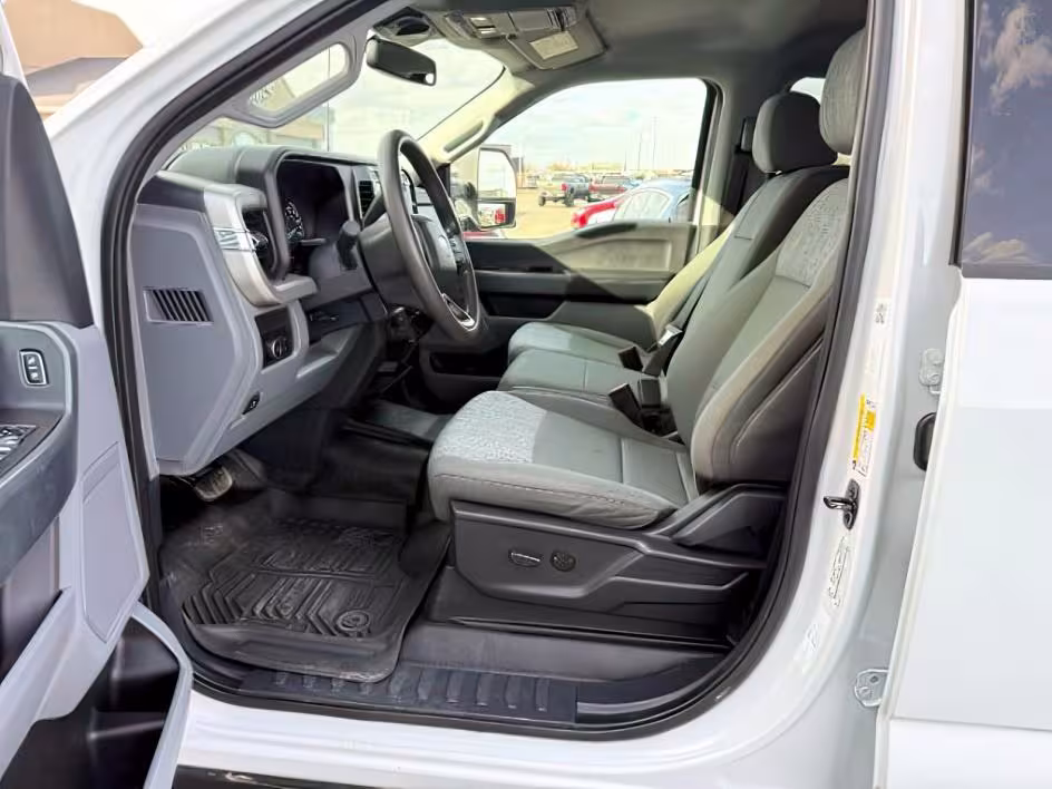 2023 Ford F-350 SD - 1FT8W3BN9PEC47199 - Image #14