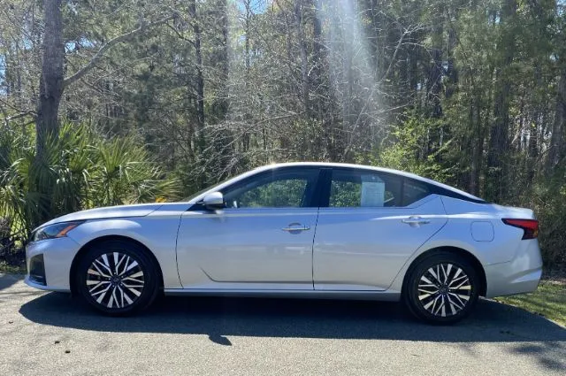 2023 Nissan Altima - 1N4BL4DV1PN305345 - Image #3