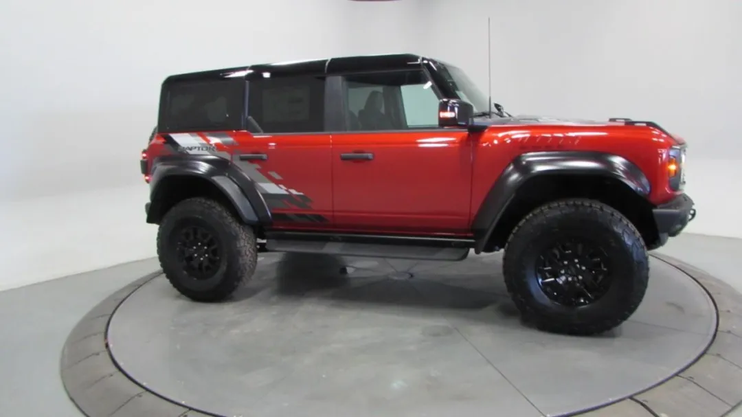 2024 Ford Bronco - 1FMEE0RRXRLA83386 - Image #2