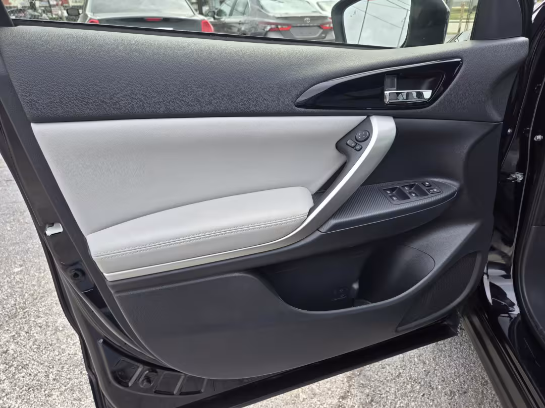 2024 Mitsubishi Eclipse Cross - JA4ATWAA9RZ077782 - Image #10