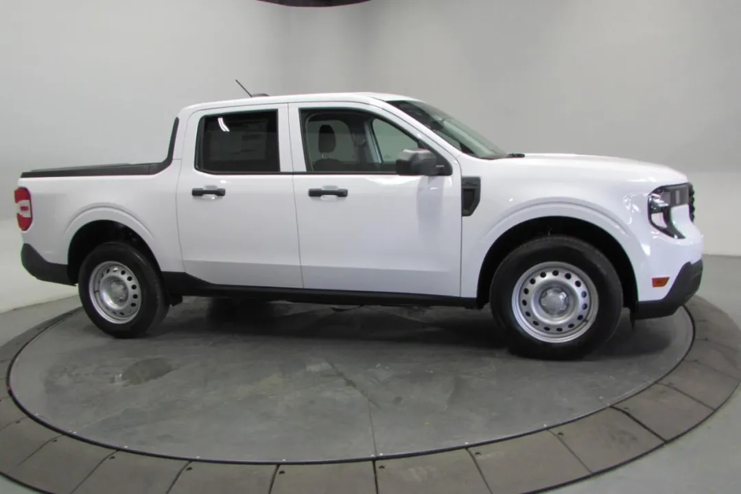 2025 Ford Maverick - 3FTTW8A31SRA50301 - Image #3