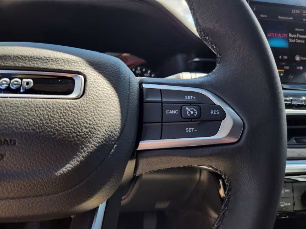 2025 Jeep Compass - 3C4NJDBNXST587848 - Image #17