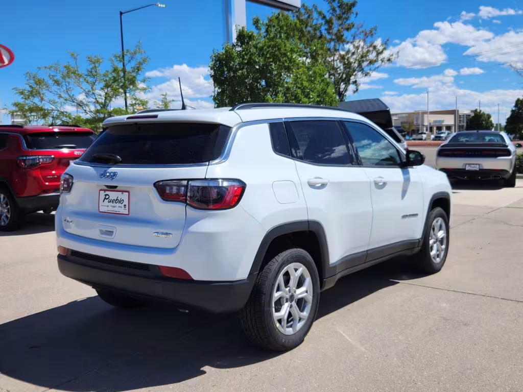 2025 Jeep Compass - 3C4NJDBNXST587848 - Image #3