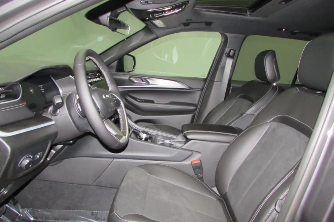 2025 Jeep Grand Cherokee - 1C4RJHAG0SC307765 - Image #12
