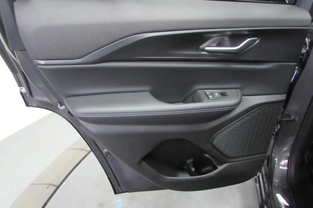 2025 Jeep Grand Cherokee - 1C4RJHAG0SC307765 - Image #22